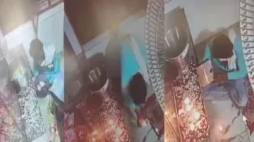 Thief chants ‘Hanuman Chalisa’, offers Rs 10 before stealing from temple’s donation box