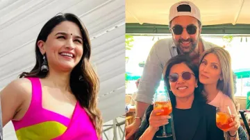 Alia Bhatt, Ranbir, Neetu and Riddhima Kapoor