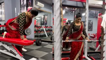 Woman flawlessly performs deadlift, pull-ups in saree; stuns internet
