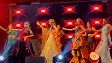 Bride & her bridesmaid rock the dance floor 