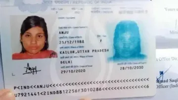 In pursuit of love: Indian woman travels to Pak to meet her Facebook friend