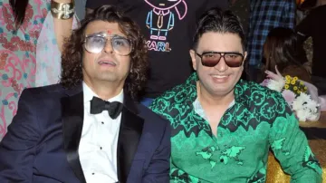 All well between Sonu Nigam & Bhushan Kumar! Watch the duo at singer’s birthday bash