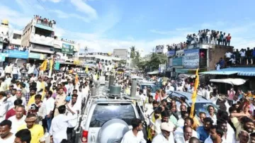 Violence in Andhra town as police stops Chandrababu Naidu’s convoy