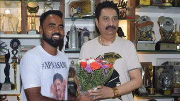 Kumar Sanu & His Fan Rakesh Balodiya