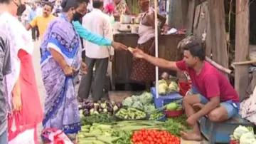 No relief from soaring tomato price in Odisha, kitchen essential continues to make pockets bleed