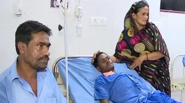 Massive tumour removed from youth’s abdomen