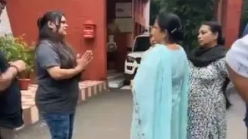 Woman driver beats up elderly women over road mishap, video ends with a twist