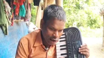 Visually-impaired man makes musical plea for house in Odisha’s Jajpur 
