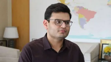  Kartik Jivani