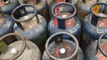 Commercial LPG Cylinder Prices Cut By Rs 158