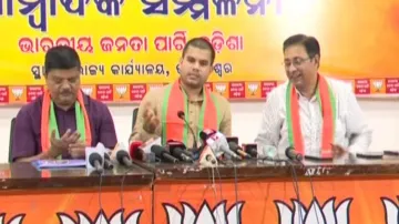 Politics over 5T Secretary's Helicopter Rides