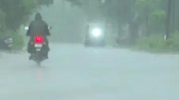 Heavy rain lashes Bhubaneswar and Cuttack; check IMD’s forecast 