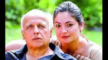 No regrets! Pooja Bhatt opens up on controversial kiss with father Mahesh Bhatt