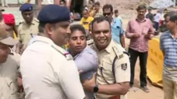 Demand for reopening of Srimandir’s all four gates grows louder as Youth Congress stages demonstrati