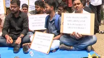 Jobless Engineers Protest By Polishing Shoes