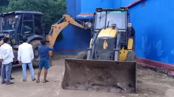 Eviction drive launched to free Bolangir’s Rajendra University from encroachment 