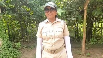 Lady home guard returns cash found in ATM