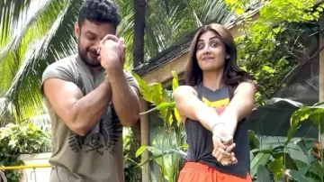 Shilpa Shetty throws fitness challenge 