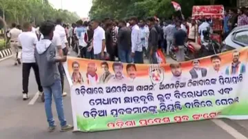 Youth Congress holds protest over 'scholarship scam', discrimination against Odia contractors 