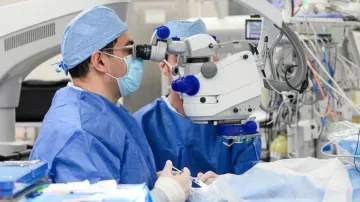 Indian-American surgeon determines molecular age of eye for 1st time