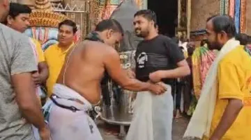 Servitors ensure decent dress rule at Srimandir, stop devotees in half pants 
