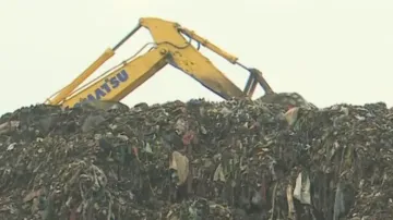 Mounting garbage hill near Sainik School in Bhubaneswar raises environmental concerns