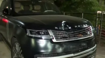 Range Rover Hits Bike In Bhubaneswar