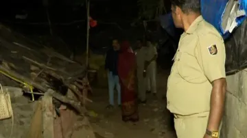 Police At The Slum Where Minor Girl Was raped & Murdered
