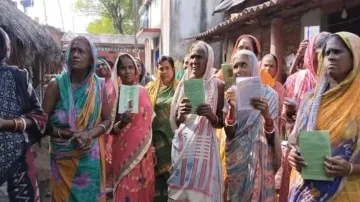 Several beneficiaries in Jajpur protest alleging irregularities in distribution of PDS rice 