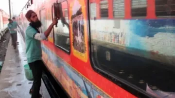 Railways operating 1,700 spl trains to handle festive rush