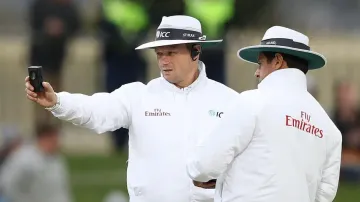 Umpire Richard Kettleborough