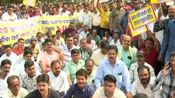Odisha Pvt Bus Owners up the ante against LAccMI, hold massive stir in Bhubaneswar