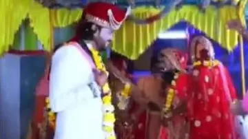  Viral video: Groom takes ‘saat phere’ with 4 brides during marriage; netizens react