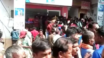 Rush for borewells: Farmers allowed to deposit share funds in bank till Dec 22