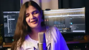 Girl impresses PM Narendra Modi with ‘Ram Aayenge’ Bhajan – Watch video