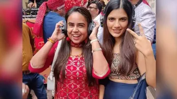 Silent Baraat: Groom takes out procession with headphones on, dancing without noise