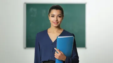 Application process begins for 100 PGT teacher recruitment, salary Rs 1.4 lakh per month