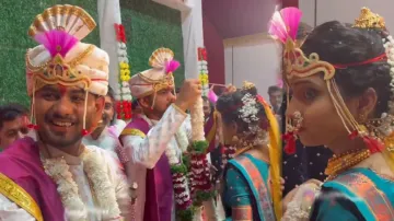 Groom’s friends yell ‘Moye Moye’ during varmala exchange, watch how bride reacts