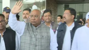 Mallikarjun Kharge meets INDIA bloc leaders in Odisha 