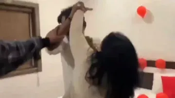 Woman catches husband with ‘girlfriend’ inside hotel room