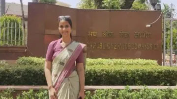 Meet IAS Laghima Tiwari who cracked UPSC in first attempt without coaching