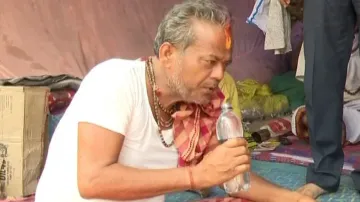 Healing or hoax! 'Babas' at Bhubaneswar Khandagiri Mela turn healers