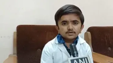 world’s shortest doctor Ganesh Baraiya 