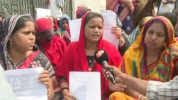 ‘Deprived of salary for 8 months,’ Ward coordinators stage protest at Naveen Niwas