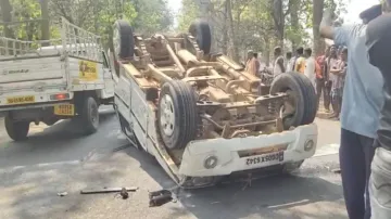 School girls on way to appear exam injured as van overturns in Odisha