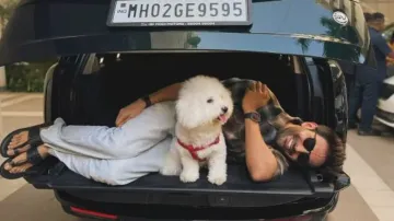 Kartik Aaryan becomes proud owner of Rs 6 crore Range Rover SV