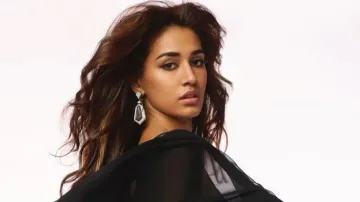 ‘Bang on'- Disha Patani leaves internet smitten with her bold avatar in black