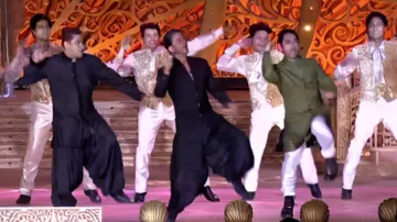 Shah Rukh Khan and Salman Khan 'pick up fight' at Ambani bash, unseen video surfaces; watch what Aam