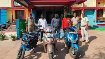 Dacoit bid foiled in Kamakhyanagar, 3 robbers held; 5 hand-made bombs recovered