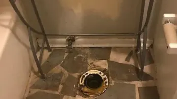 Ex-boyfriend steals woman’s ‘toilet’ after breakup; girlfriend in shock